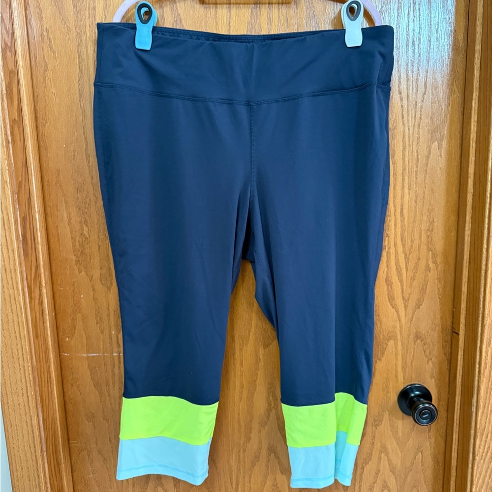 Livi Active Color Block Capris size 22/24